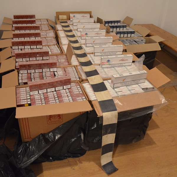 Aproximativ 20.000 de pachete cu țigări, confiscate la frontiera de nord