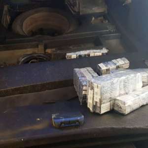 Aproximativ 10.000 de ţigarete de contrabandă descoperite la frontiera de est
