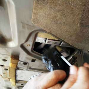 Aproximativ 10.000 de ţigarete de contrabandă descoperite la frontiera de est