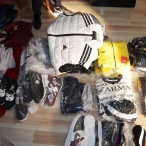 Bunuri susceptibile a fi contrafăcute, confiscate de poliţiştii de frontieră gălăţeni şi brăileni