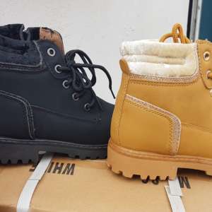 Bunuri contrafăcute, în valoare de peste 2.870.000 lei, confiscate în Portul Constanţa Sud Agigea