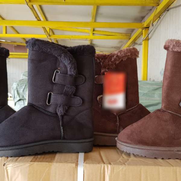 Articole contrafăcute, în valoare de peste 1.700.000 lei, confiscate în Portul Constanţa Sud Agigea