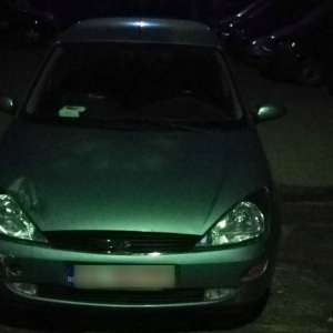 La volanul unui autoturism cu număr de înmatriculare fals, fără permis de conducere și sub influenţa băuturilor alcoolice