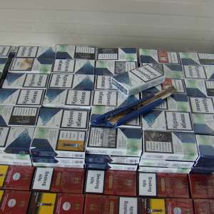 Peste 4.900 pachete cu țigări confiscate atât în Punctul de Trecere a Frontierei Siret, cât și la frontiera „verde”