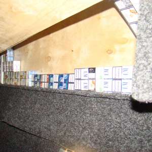 Peste 4.900 pachete cu țigări confiscate atât în Punctul de Trecere a Frontierei Siret, cât și la frontiera „verde”