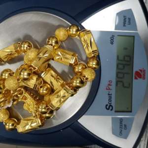 Aproximativ 3 kilograme de bijuterii, descoperite la control pe Aeroportul Cluj-Napoca