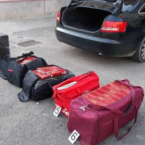 Peste 20.000 de pachete cu țigări, descoperite  de poliţiştii de frontieră la frontiera de nord