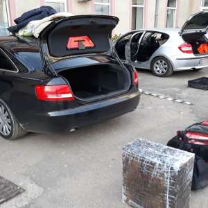 Peste 20.000 de pachete cu țigări, descoperite  de poliţiştii de frontieră la frontiera de nord