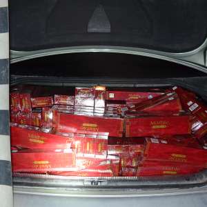 Peste 20.000 de pachete cu țigări, descoperite  de poliţiştii de frontieră la frontiera de nord