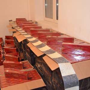 Peste 20.000 de pachete cu țigări, descoperite  de poliţiştii de frontieră la frontiera de nord