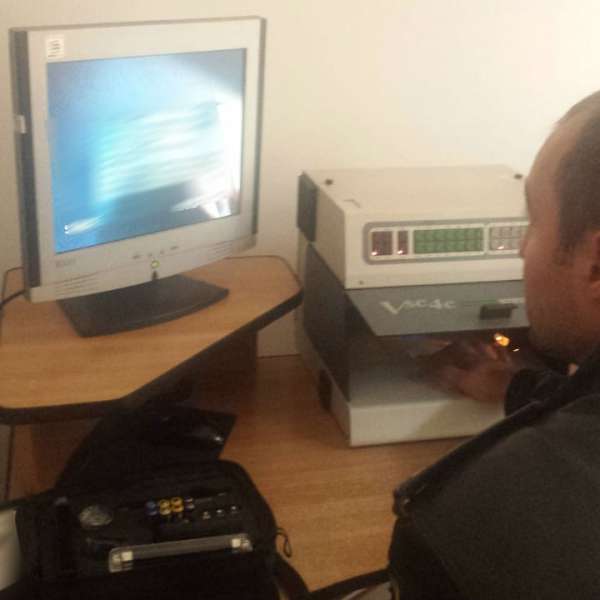 Autoturism cu I.T.P. fals, descoperit de poliţiştii de frontieră   