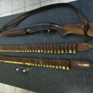 Doi bărbaţi depistaţi la braconaj cinegetic în zona de responsabilitate a S.P.F. Foltești