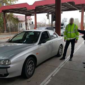 Autoturism radiat din circulaţie, descoperit în P.T.F. Sculeni