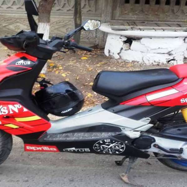 Moped neînregistrat descoperit de poliţiştii de frontieră