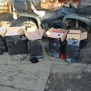 Peste 7.000 de pachete cu țigări, descoperite la frontiera de nord