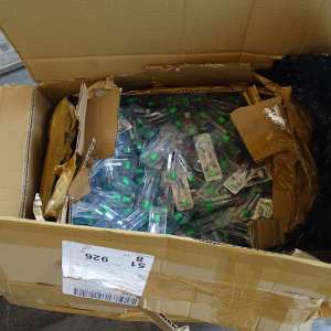 Fiole ce conţineau o substanță anabolizantă, descoperite de poliţiştii de frontieră