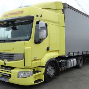 Fiole ce conţineau o substanță anabolizantă, descoperite de poliţiştii de frontieră