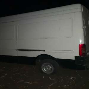 Focuri de armă şi reţinerea a 52.000 de pachete cu ţigări de contrabandă la frontiera cu Moldova