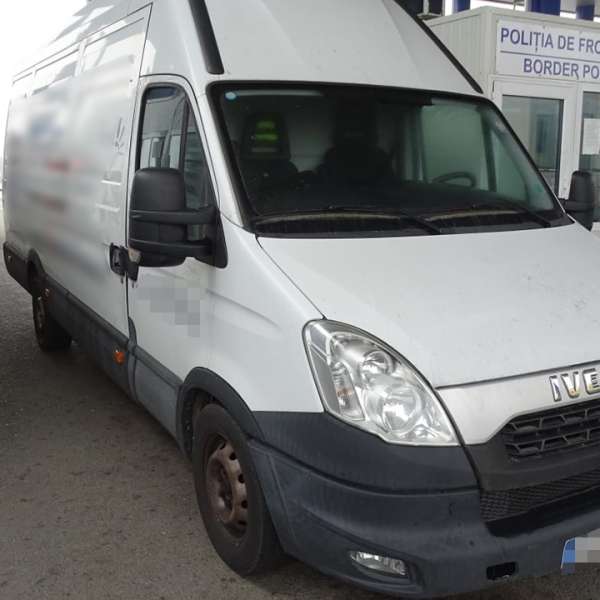 Microbuz căutat de autorităţile din Italia, descoperit la P.T.F. Calafat