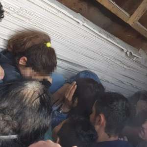 Doisprezece irakieni depistaţi la P.T.F. Bechet, ascunși într-un microbuz