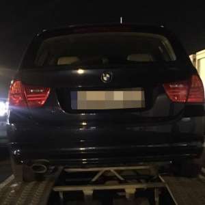 Autoturisme căutate de autorităţi, descoperite de poliţiştii de frontieră de la P.T.F. Nădlac II