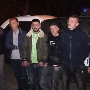 Patru cetăţeni albanezi, opriţi la frontiera cu Serbia