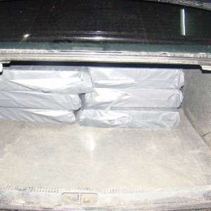 Doi contrabandişti ucraineni reţinuţi şi peste 18.000 de pachete cu țigări de contrabandă descoperite la frontieră