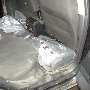 Doi contrabandişti ucraineni reţinuţi şi peste 18.000 de pachete cu țigări de contrabandă descoperite la frontieră