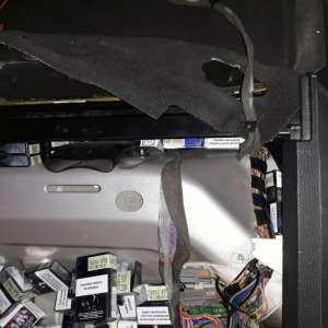 Câinele Roba a depistat țigări de contrabandă în P.T.F. Albița