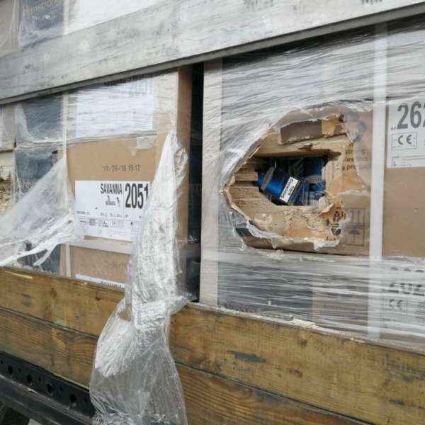 Approximately 1.000.000 cigarette packages were seized in Border Crossing Point Siret, and three Polish nationals were apprehended