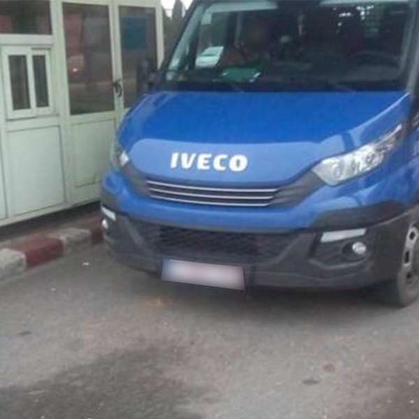 Autoutilitară căutată de autorităţile din Belgia, descoperită în P.T.F. Petea