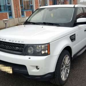 Land Rover cu seria de șasiu modificată, descoperit la P.T.F. Borş