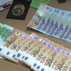 Rețea specializată în contrabanda cu ţigări, destructurată de polițiștii de frontieră