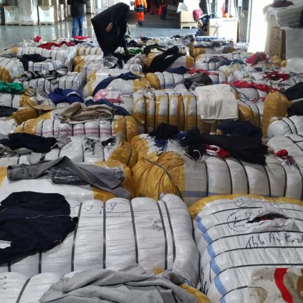 Bunuri susceptibile a fi contrafăcute, în valoare de peste 720.000 lei, descoperite de polițiștii de frontieră