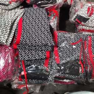 Bunuri susceptibile a fi contrafăcute, în valoare de peste 720.000 lei, descoperite de polițiștii de frontieră