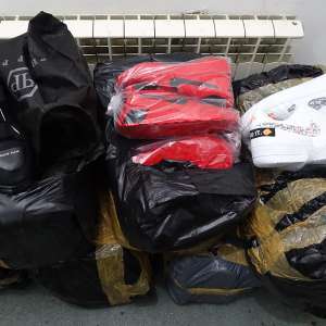 Captura semnificativă de produse contrafăcute a polițiștilor de frontieră giurgiuveni