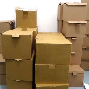 Textile și parfumuri, susceptibile a fi contrafăcute, confiscate de polițiștii de frontieră