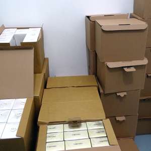 Textile și parfumuri, susceptibile a fi contrafăcute, confiscate de polițiștii de frontieră