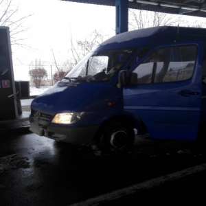 Un permis de conducere fals și trei infracțiuni