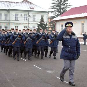 O nouă promoţie de elevi a depus jurământul militar la Şcoala ”Avram Iancu” Oradea