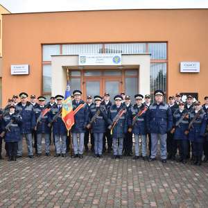 O nouă promoţie de elevi a depus jurământul militar la Şcoala ”Avram Iancu” Oradea