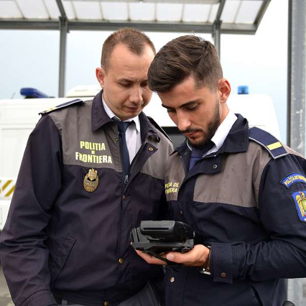Traficul prin punctele de frontieră după minivacanţa de Crăciun; recomandări pentru perioada Revelionului
