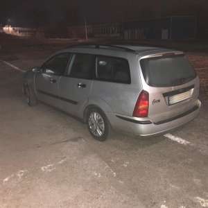 Bărbaţi cercetați penal pentru nerespectarea regimului armelor și munițiilor și contrabandă calificată