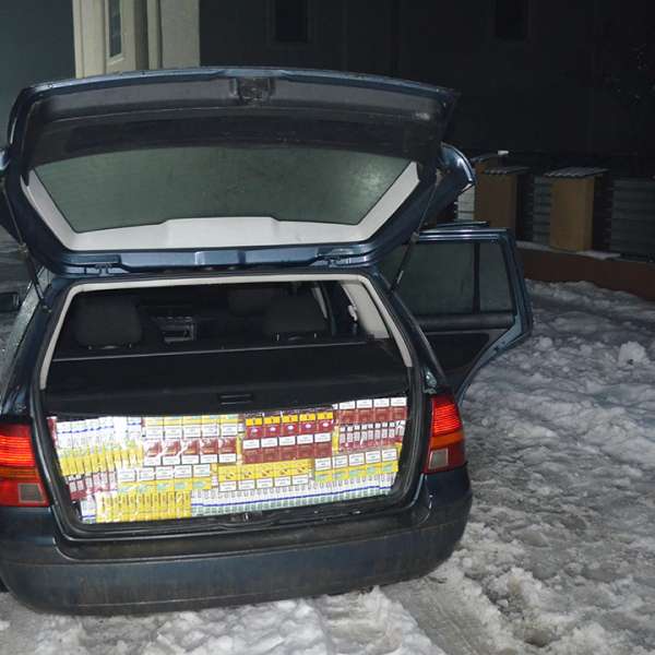 Țigări în valoare de 75.300 lei confiscate la frontiera de nord