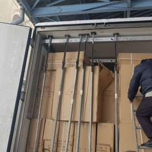 Peste 35.000 de jucării, susceptibile a fi contrafăcute, descoperite într-un camion la P.T.F. Bechet