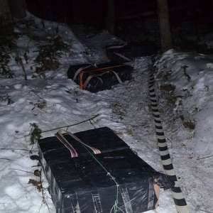 Țigări descoperite în bordul unui autoturism