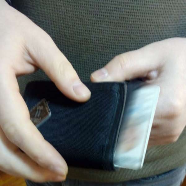Cărți de identitate false descoperite la controlul de frontieră