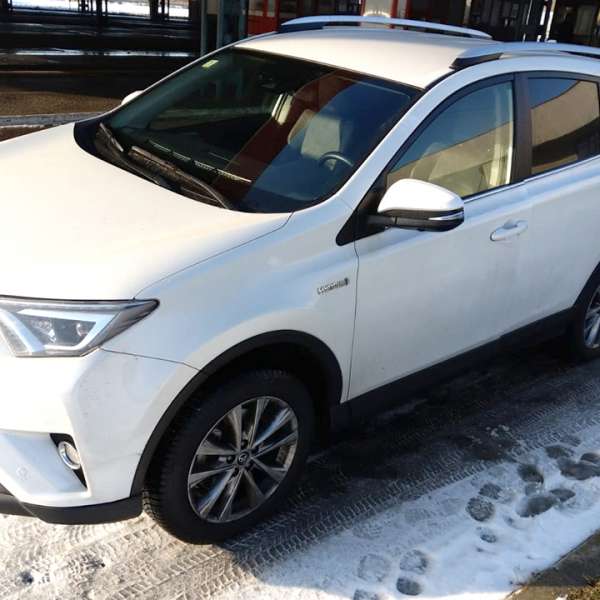 Autoturism căutat în Italia, depistat de poliţiştii de frontieră de la P.T.F Borș