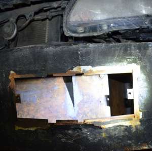 Ţigarete de contrabandă ascunse şi transportate în componentele unei maşini