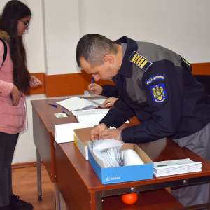 Peste 1.000 de candidaţi participă la concursul de admitere organizat de Şcoala de Pregătire a Agenţilor de Poliţie de Frontieră „Avram Iancu” - Oradea